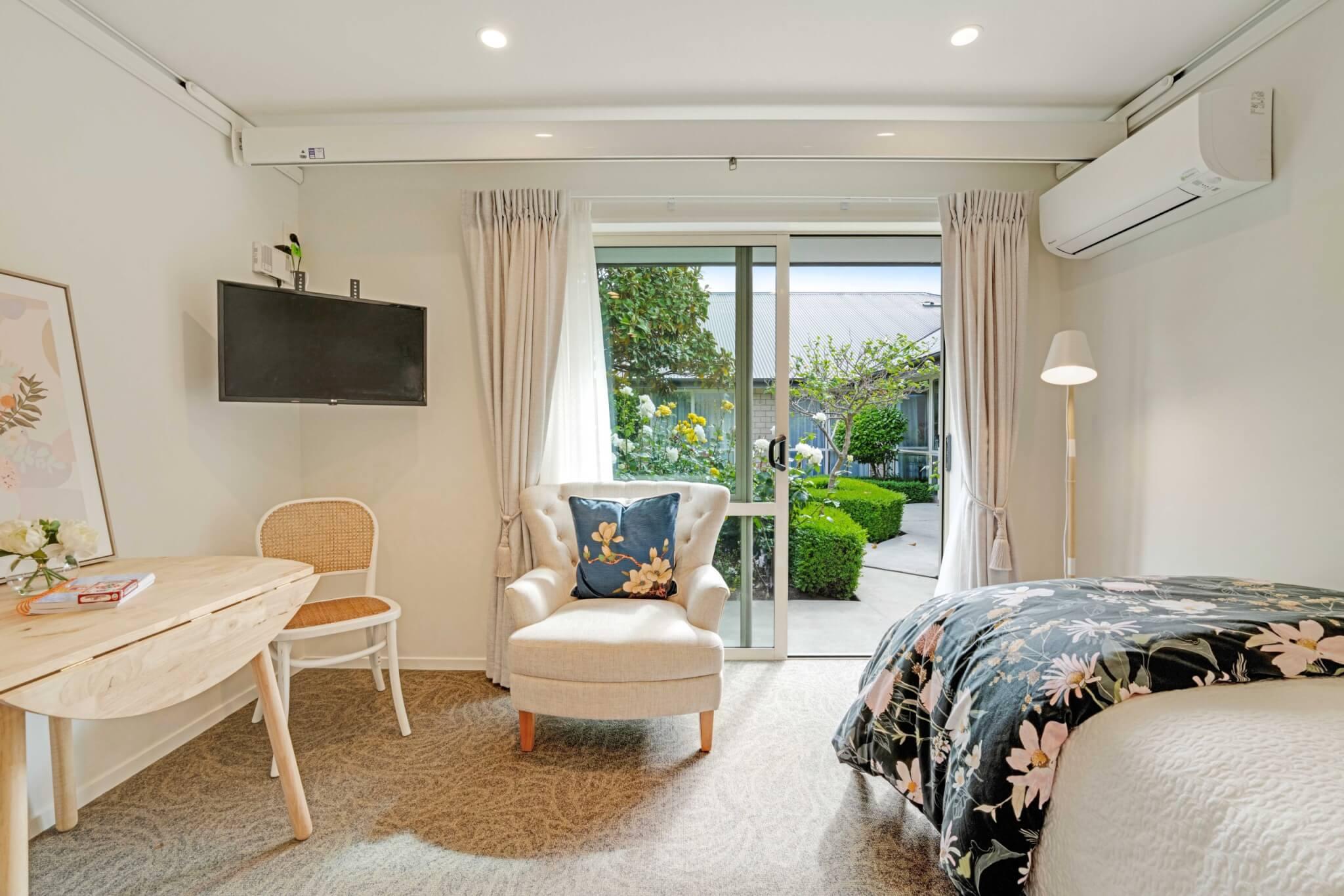 Palm Grove Care Suites