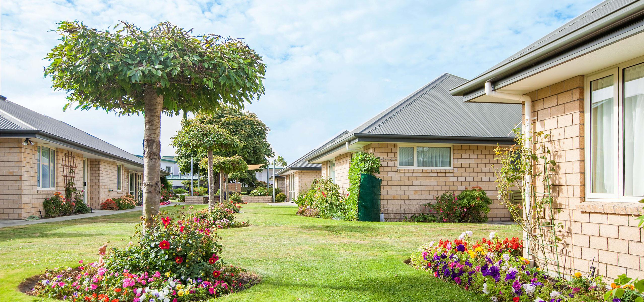 Palm Grove villa gardens