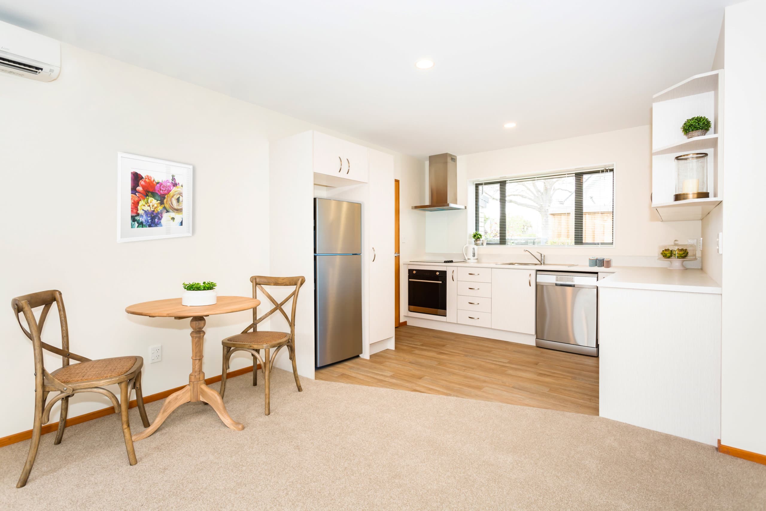 The Oaks kitchen and table