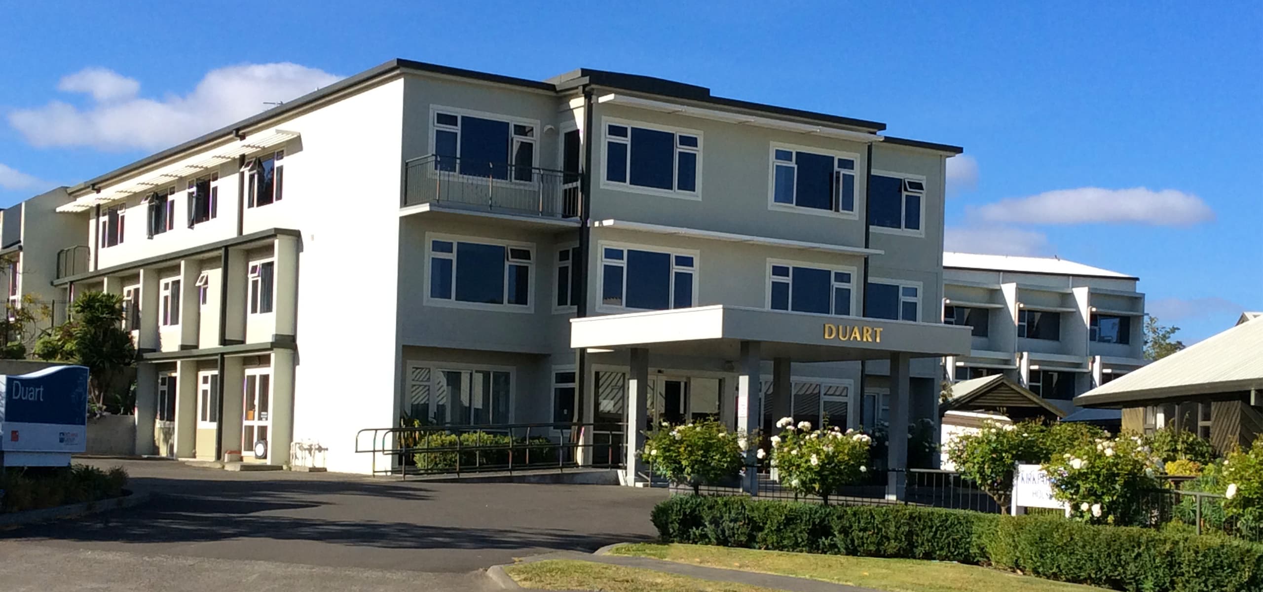 Duart front entrance with driveway